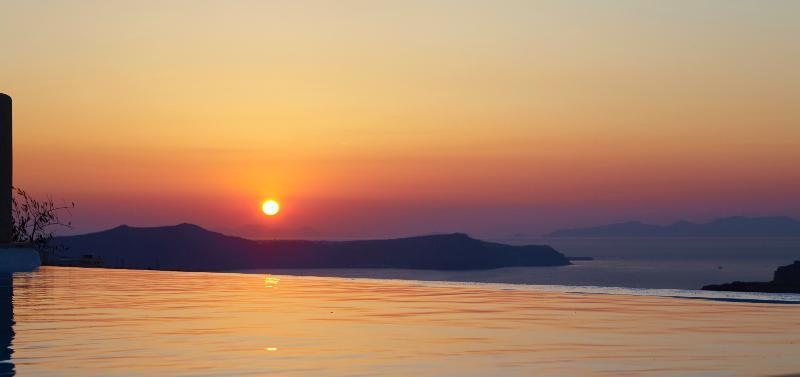 North Santorini A Luxury Spa Hotel Pyrgos Kallistis Luaran gambar