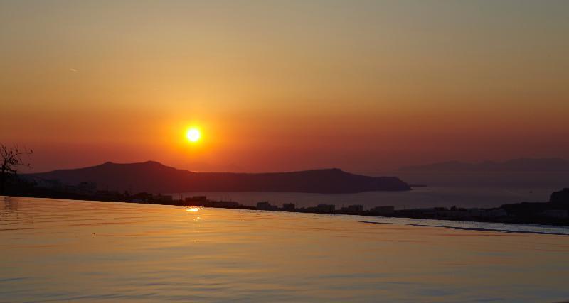 North Santorini A Luxury Spa Hotel Pyrgos Kallistis Luaran gambar